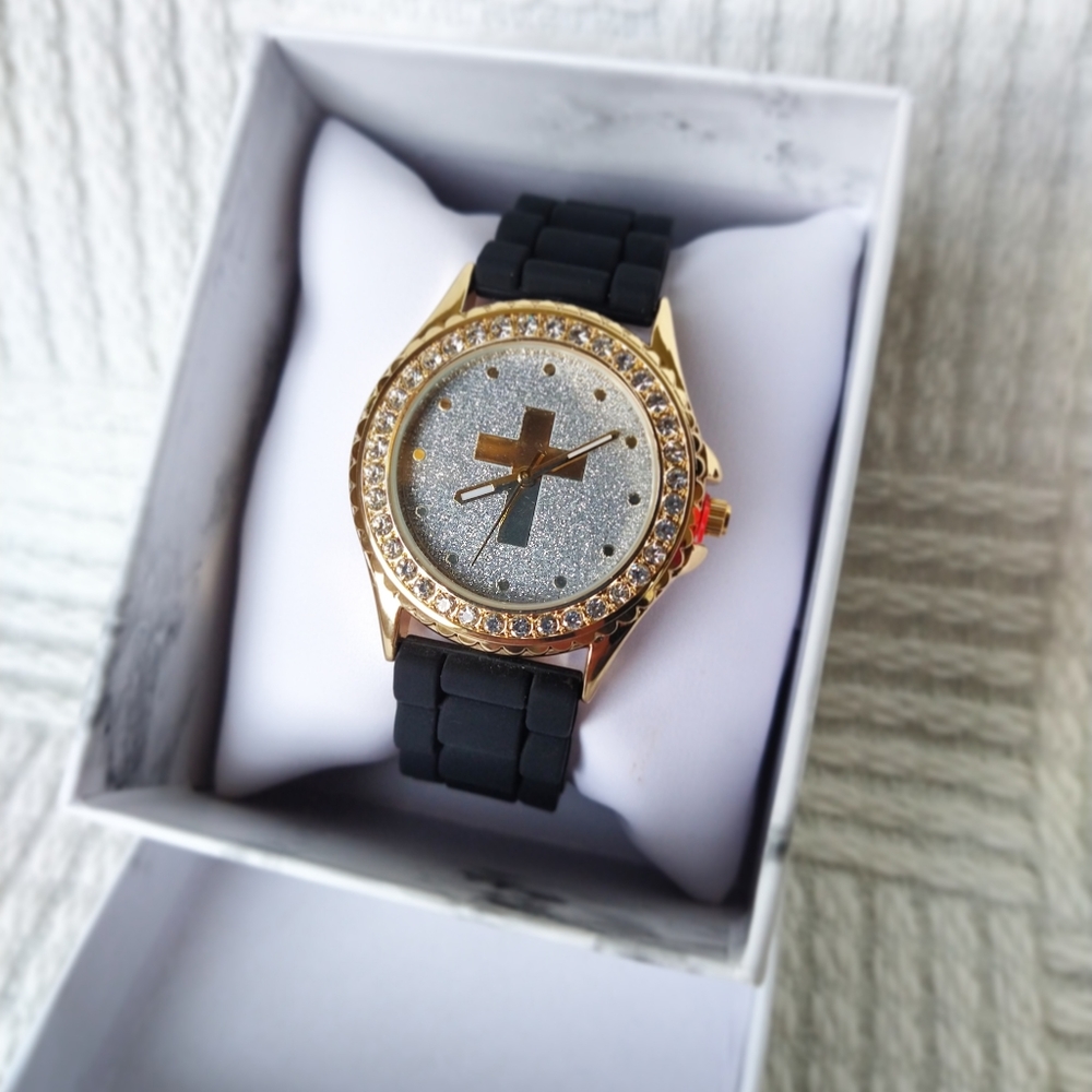 Beautiful Elegant Black and Gold Watch